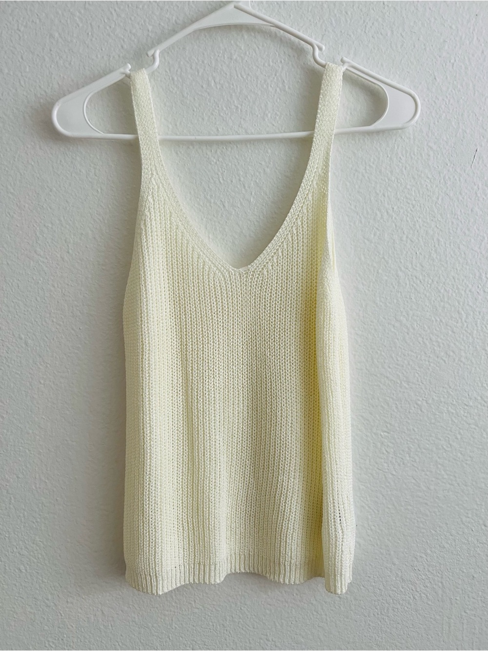 Cream Knit V‑Neck Tank Top